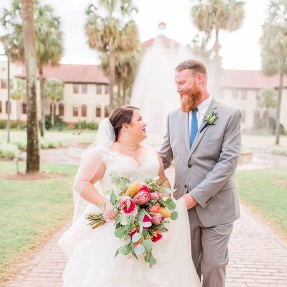 Meet your Posher, Jolie - Picture 1 of 1